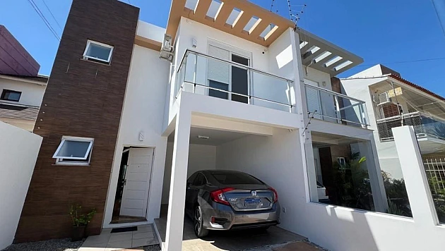 Sobrado - Venda no bairro Três Vendas - Pelotas - Sobrado